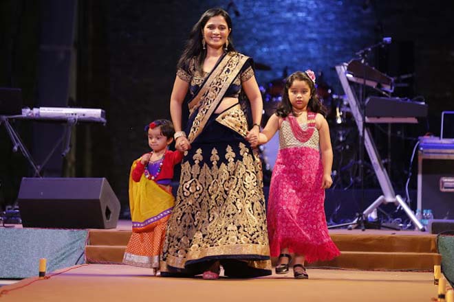 Jigna  with Dhruvi & Nirvi Bhavsar